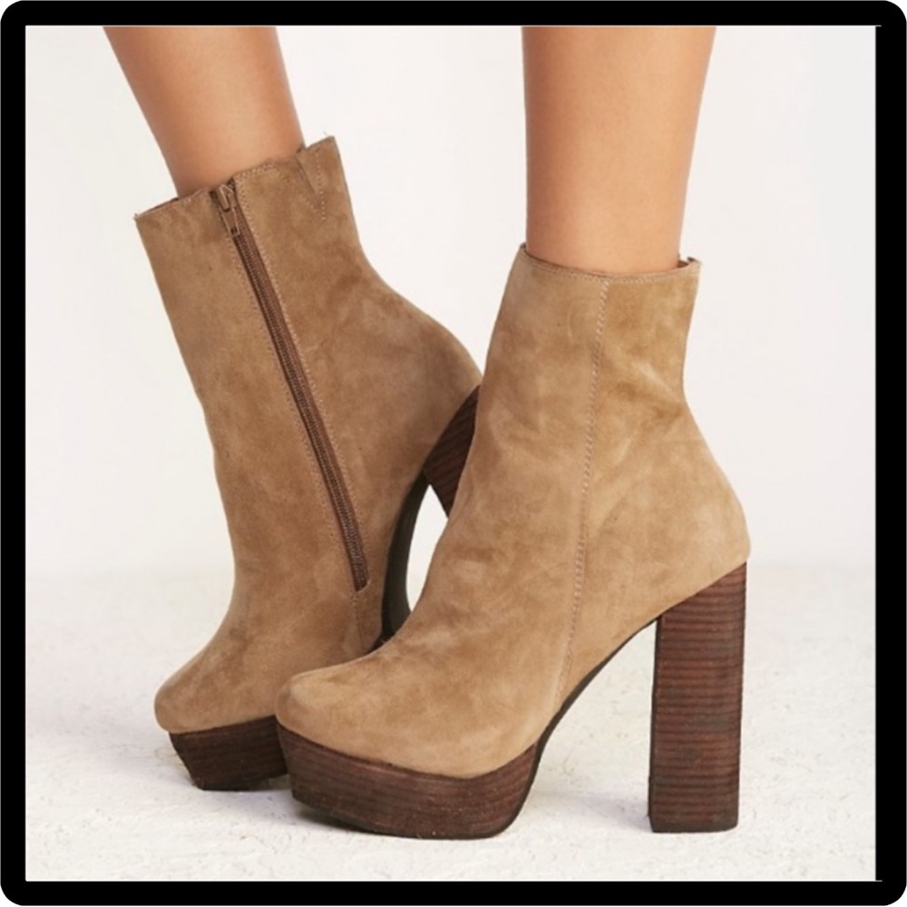 ❤️Free People Jeffrey Campbell Skyline
Platform Ankle 71/2❤️
